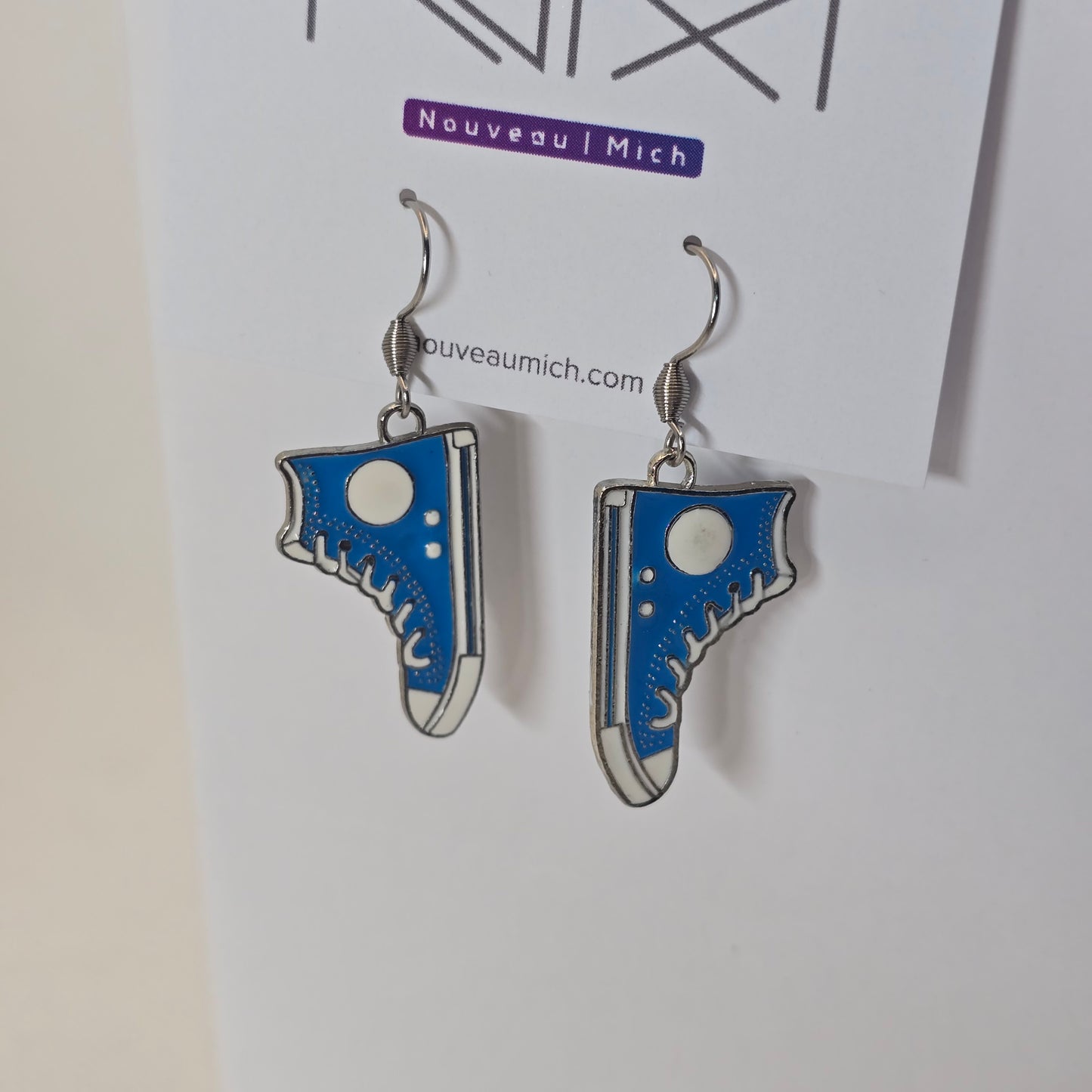 Earrings: high-top sneakers - various colours